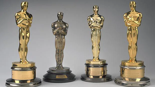 ¿Cuánto cuesta la estatuilla de los Oscar y de qué material está hecha?