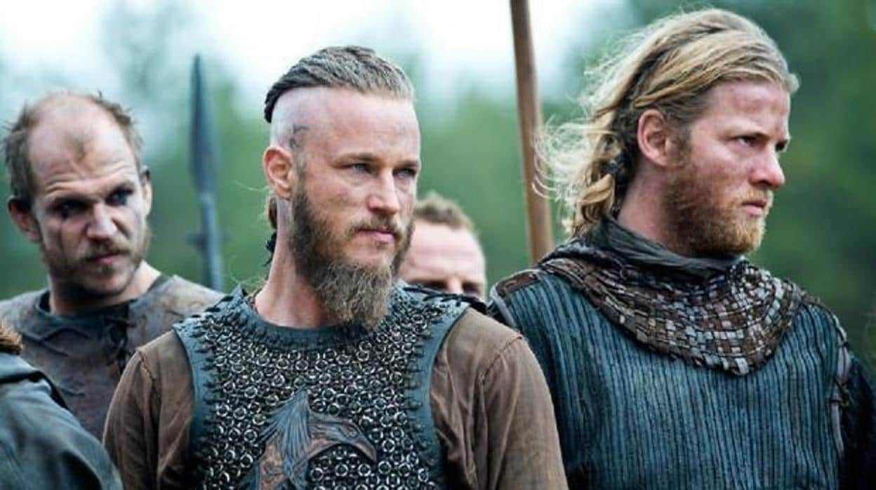 «Vikingos» es una de las series más exitosas de los últimos años. En la imagen, Ragnar (Travis Fimmel), Torstein (Jefferson Hall) y Floki (Gustaf Skarsgard)
