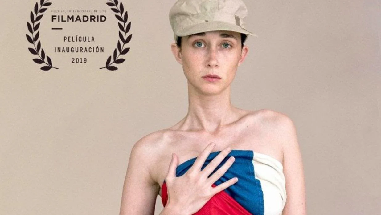 El erótico póster de Ingrid García Jonsson que escandaliza y horroriza a las redes