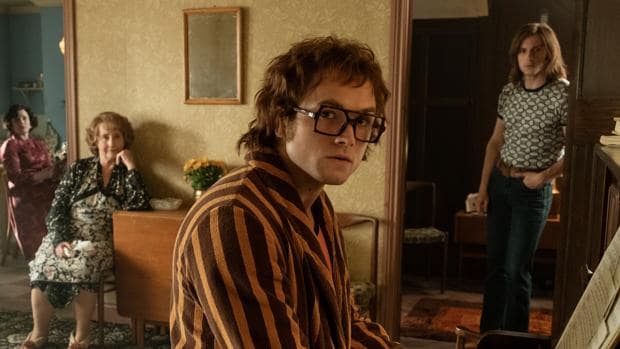 Todas las canciones que aparecen en «Rocketman» y que resumen la vida de excesos de Elton John