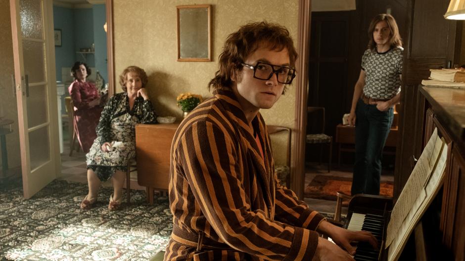 Así es la emocionante «Your Song» en la voz de Taron Egerton como Elton John