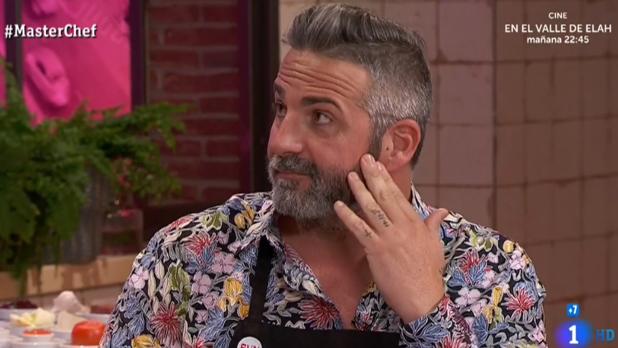 La falta de compañerismo de Carlos indigna a la audiencia de «MasterChef»: «Es insoportable»