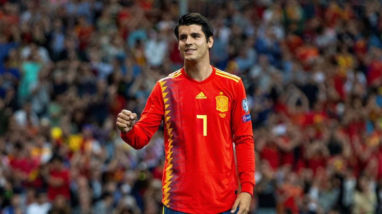 El delantero Álvaro Morata celebra un gol con la selección española de fútbol
