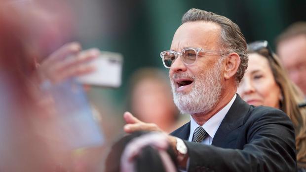Tom Hanks sudó tinta para meterse en la piel de Mr. Rogers