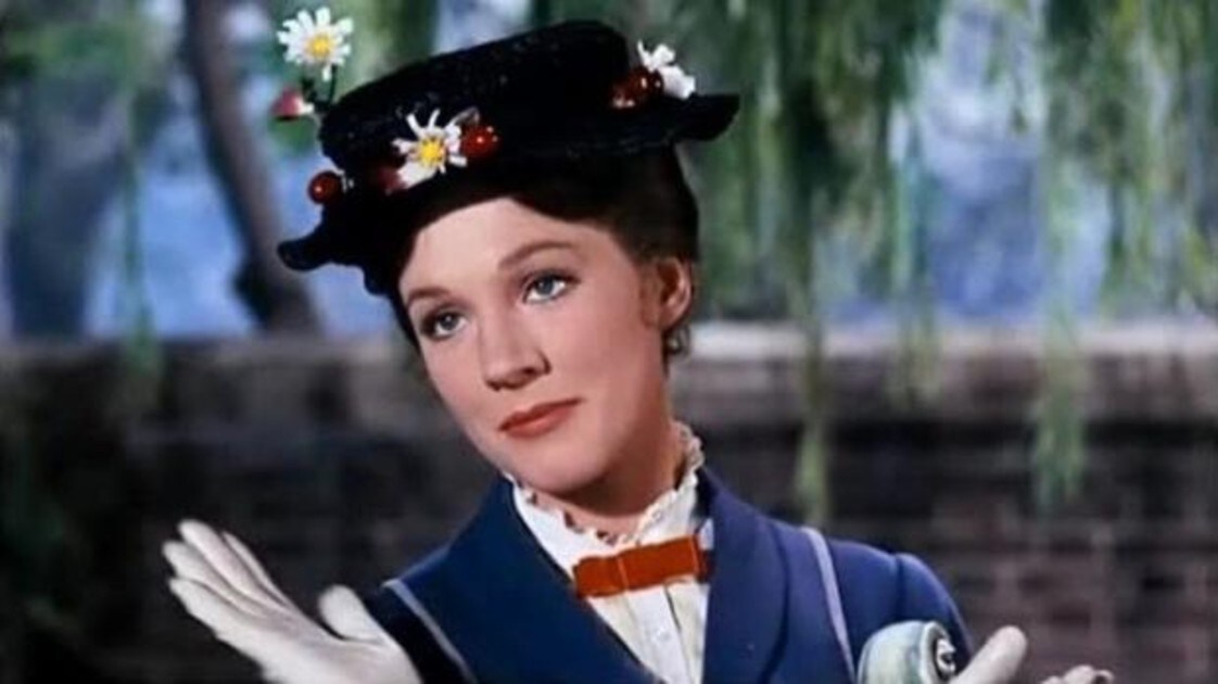 Julie Andrews es Mary Poppins