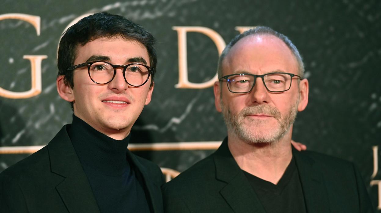 Isaac Hempstead-Wright (izquierda) y Liam Cunningham, en Madrid