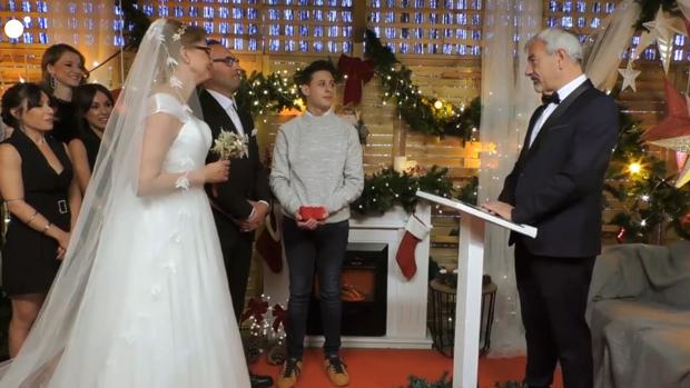 Boda en «First Dates»: Carlos Sobera casa a una pareja que se conoció en el programa