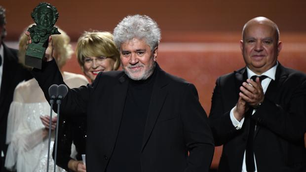 Almodóvar se reencuentra con los Goya en su película más personal