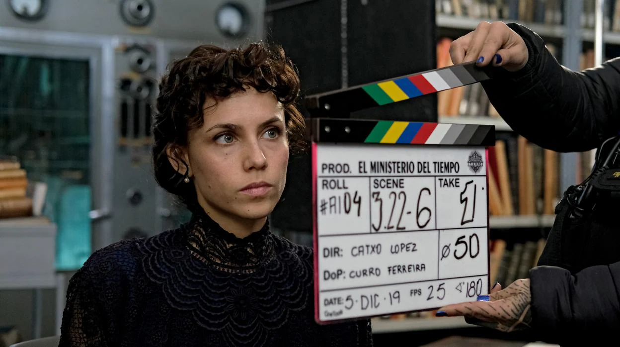 Aura Garrido regresa a «El ministerio del tiempo» como Amelia Folch, cuyo personaje desapareció en el ecuador de la tercera temporada, emitida en 2017