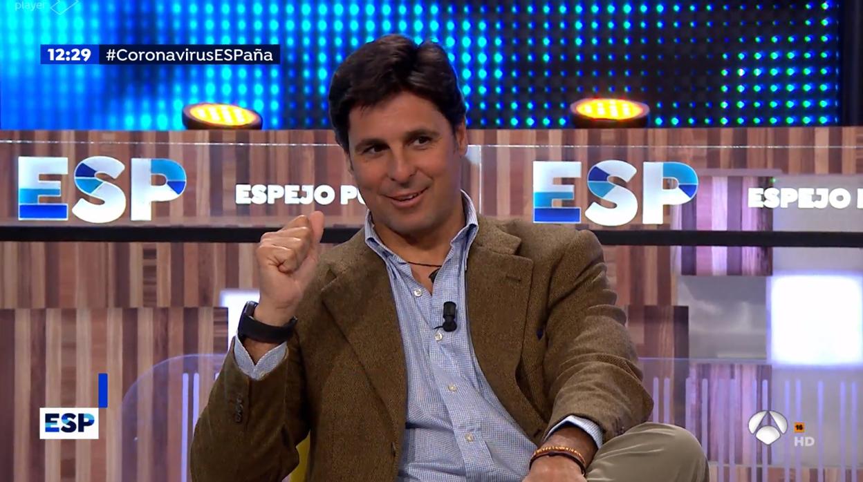 Críticas a «Espejo público» por abordar el coronavirus con Fran Rivera y Cayetano Martínez de Irujo