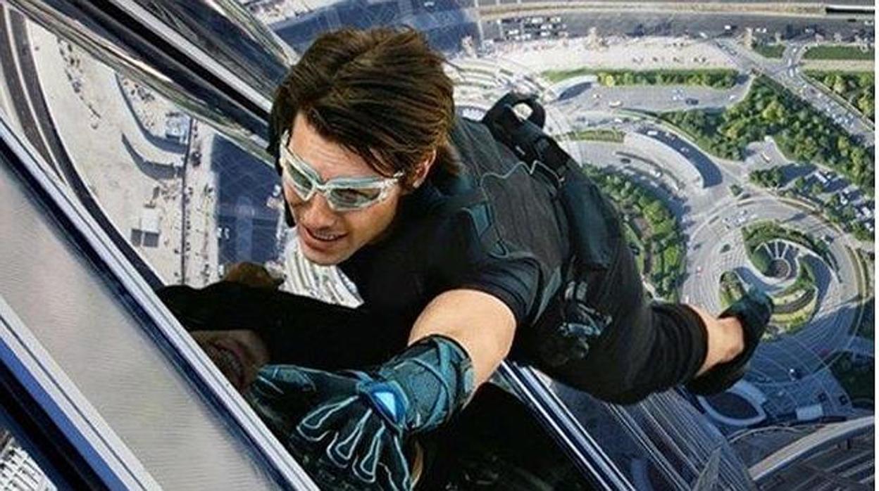 Tom Cruise en una de sus escenas de riesgo