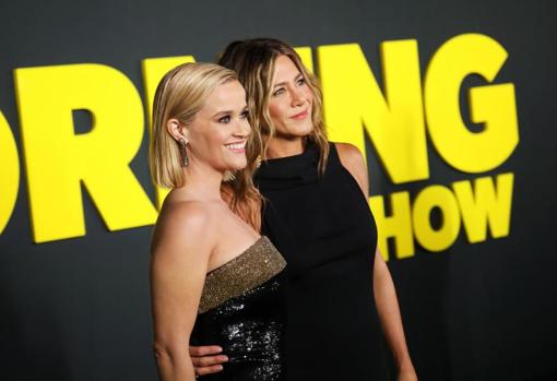 Reese Witherspoon y Jennifer Aniston protagonizan y producen la serie de Apple «The morning show»
