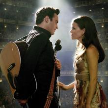 Joaquin Phoenix y Reese Witherspoon en «En la cuerda floja»