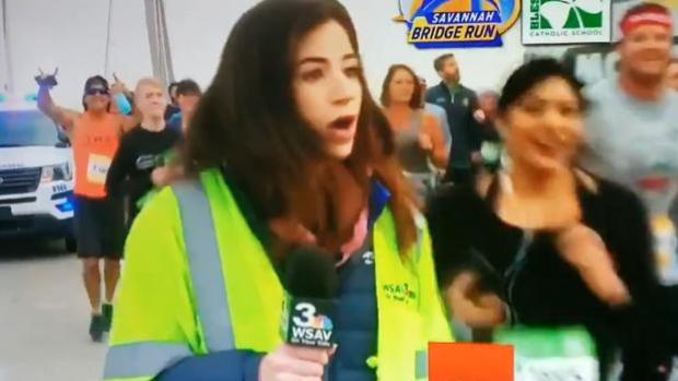 Condenan a un año de libertad condicional al corredor que tocó el culo a una reportera en directo