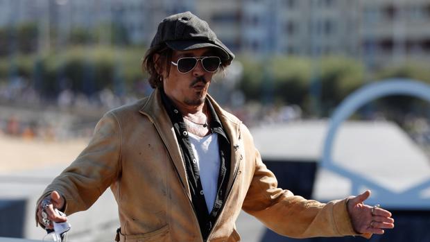 Johnny Depp: «En San Sebastián podemos hablar de cine, en Hollywood se habla de películas»