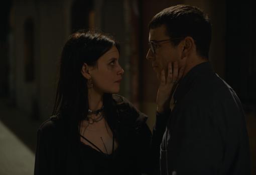 Milena Smit y Mario Casas