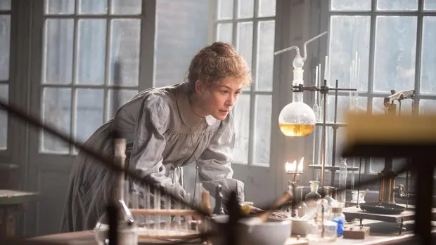 «Madame Curie»: Un mito radiactivo dentro y fuera del laboratorio