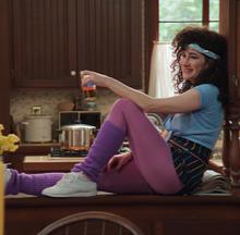 Kathryn Hahn es Agnes