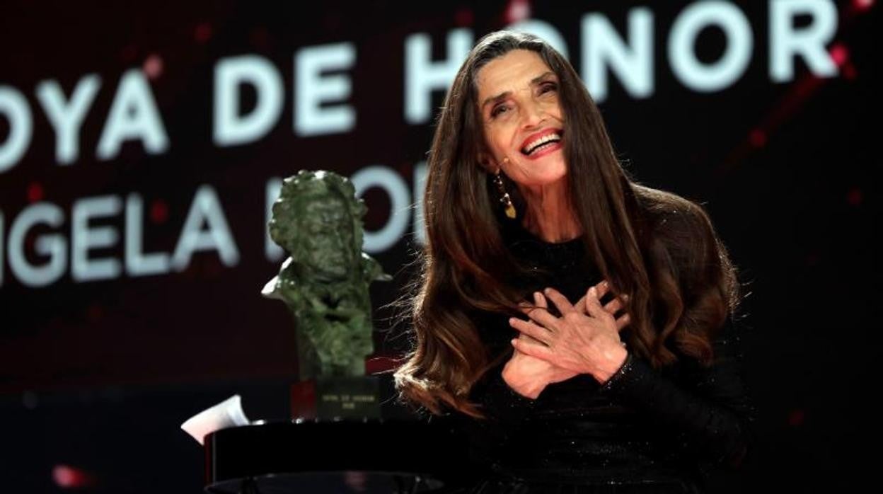 Ángela Molina, al recibir el Goya de Honor