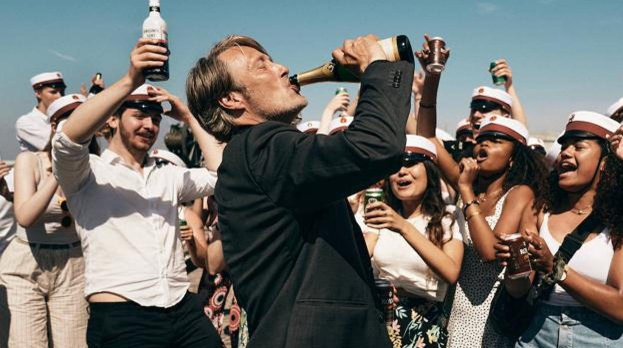 Mads Mikkelsen protagoniza 'Otra ronda'