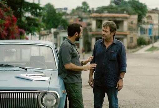 'Cuatro estaciones en La Habana', de Leonardo Padura, fue adaptada a la televisión con cuatro episodios de una hora y media cada uno. Están disponibles en 'A la carta' de RTVE