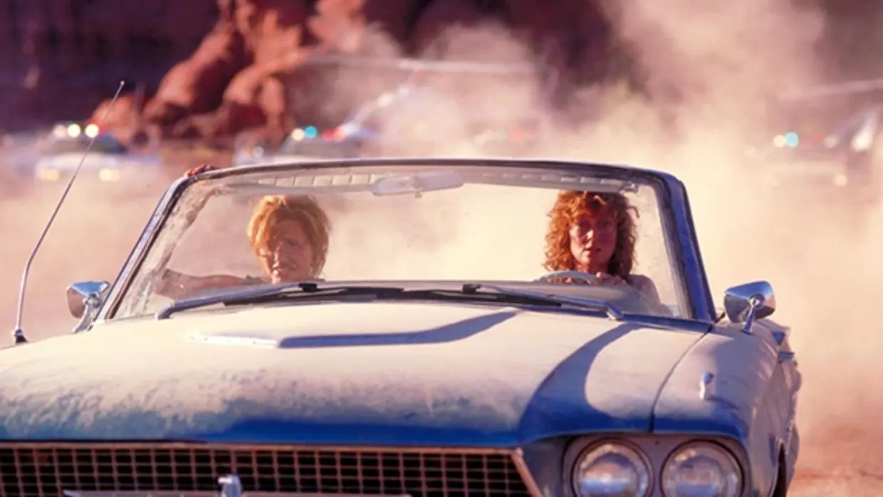 Geena Davis y Susan Sarandon, a bordo del Ford Thunderbird del 66 en 'Thelma y Louise'