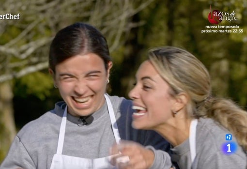 Meri celebra, junto a María, su paso al duelo final