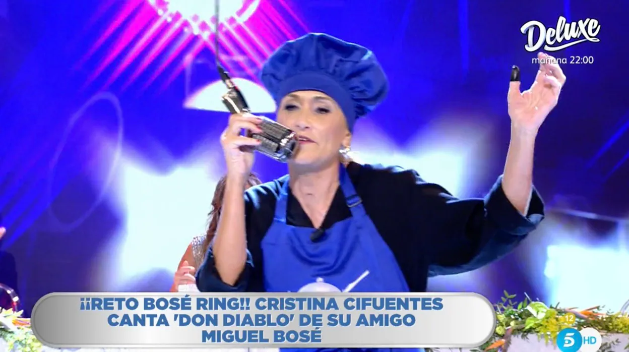 Cristina Cifuentes cantó 'Don Diablo', de Miguel Bosé