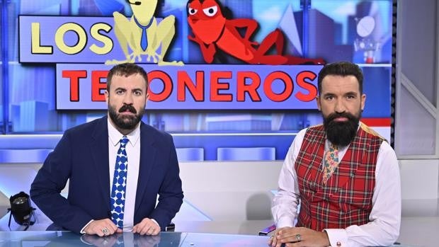 'Los teloneros', un informativo gamberro con corbata y barba