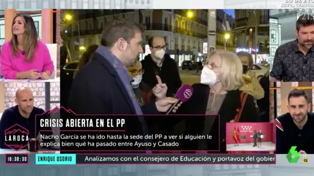 Una manifestante del PP se encara con un reportero de La Sexta: «Lo habéis tergiversado todo»