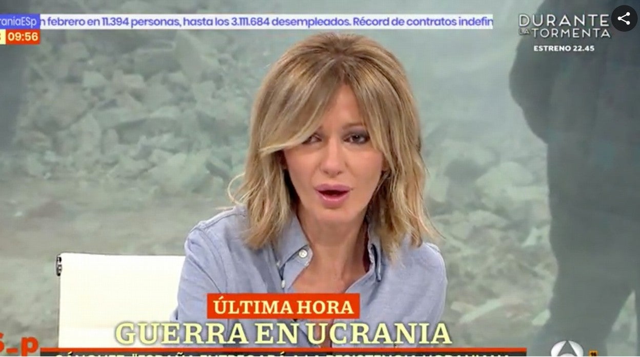 Susanna Griso atiende a Julia en 'Espejo Público'