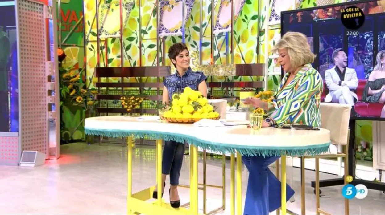 Terelu Campos, junto a Adela González en 'Sálvame Lemon Tea'.