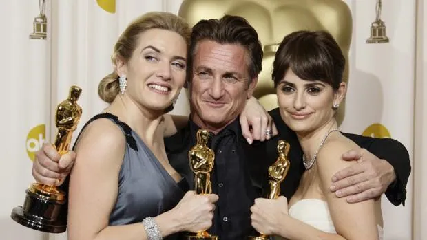 Zelenski no habló en la gala: ¿Cumplirá Sean Penn su amenaza y fundirá sus Oscar?