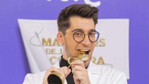 Lluís Mengual, ganador de 'Maestros de la costura': «Siempre he estado enamorado de Balenciaga»