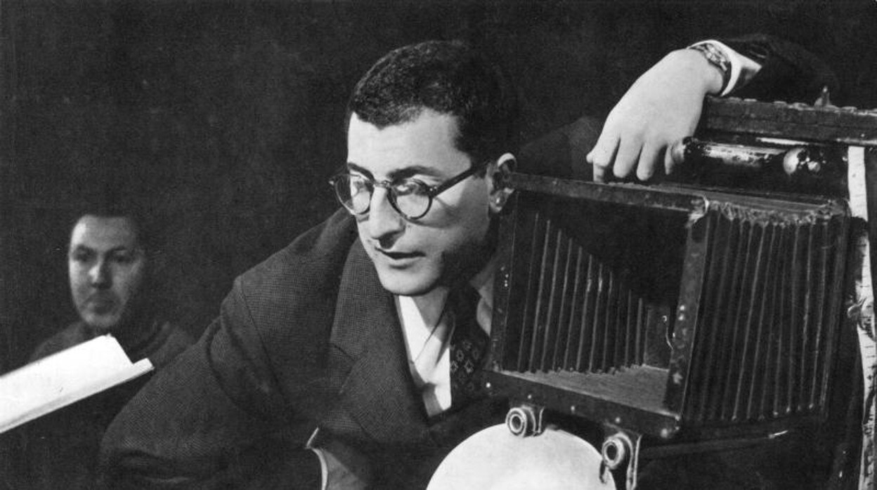 El director de cine, Juan Antonio Bardem en los años cincuenta