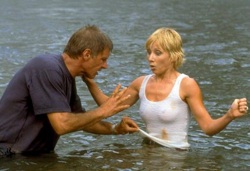 Harrison Ford y Anne Heche, en ''Seis días y siete noches'