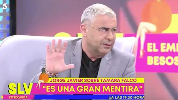 Jorge Javier Vázquez pierde los papeles y va a degüello por Adela González y la dirección: «Tú bebes»