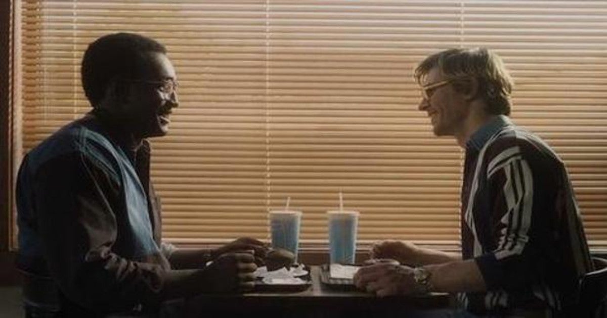 «No sé cómo pueden hacer esto»: la madre de una víctima de Jeffrey Dahmer carga contra la serie sobre la vida del asesino
