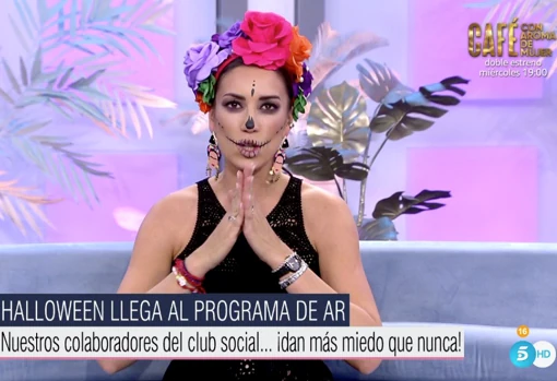 Patricia Pardo ha aparecido vestida de catrina en 'El programa de Ana Rosa'.