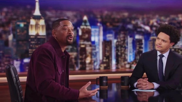 Will Smith  llora en 'The Daily Show' mientras recuerda su bofetada a Chris Rock en los Oscar: «Me perdí»