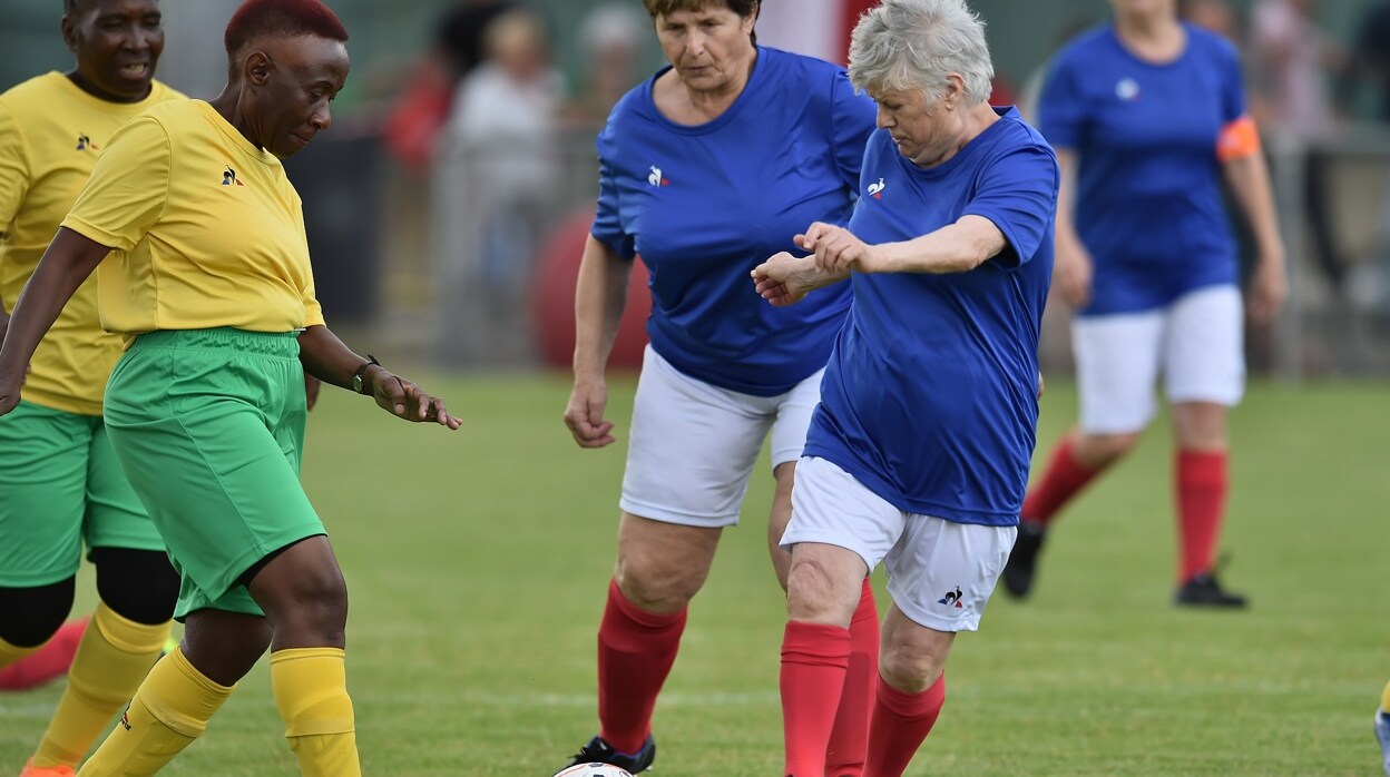 Sudáfrica-Francia, un partido en el que participan jugadoras octogenarias e incluso nonagenarias
