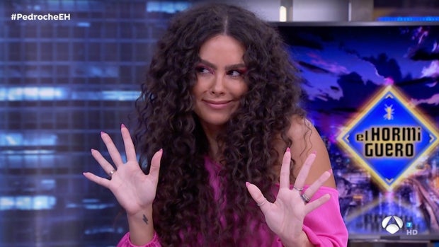 «Me van a echar…»: Cristina Pedroche se va de la lengua y desvela el gran misterio del vestido de las Campanadas