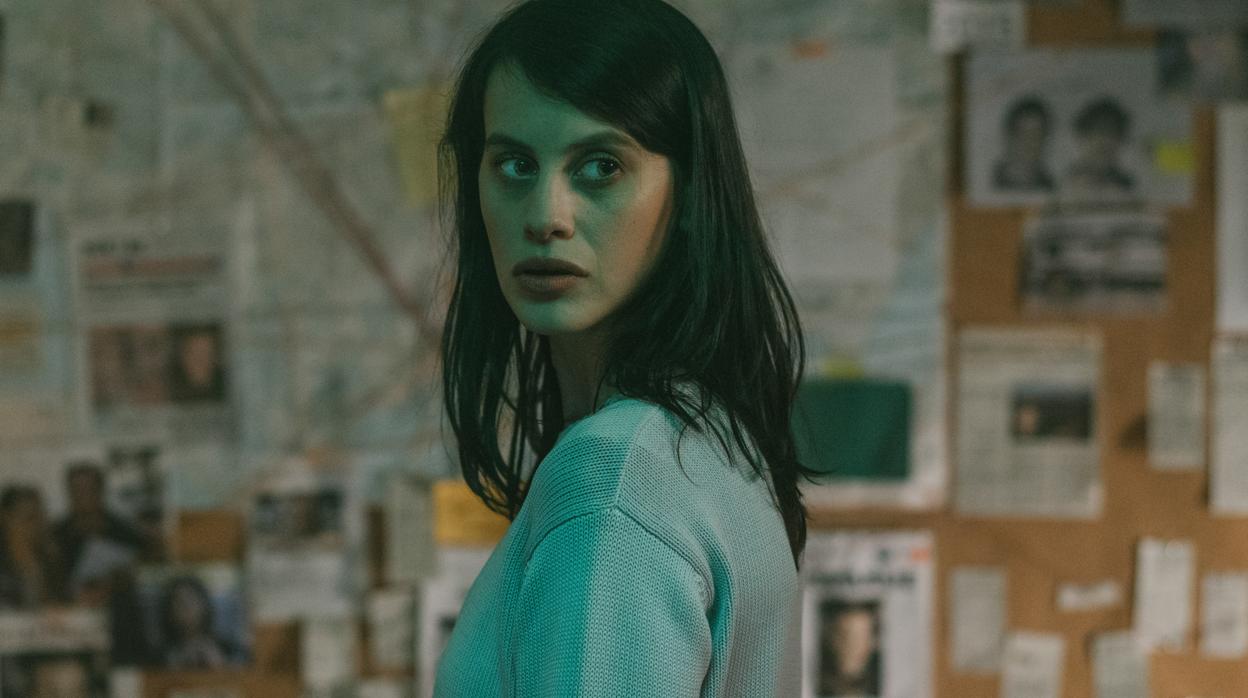 Milena Smit protagoniza 'La chica de la nieve'