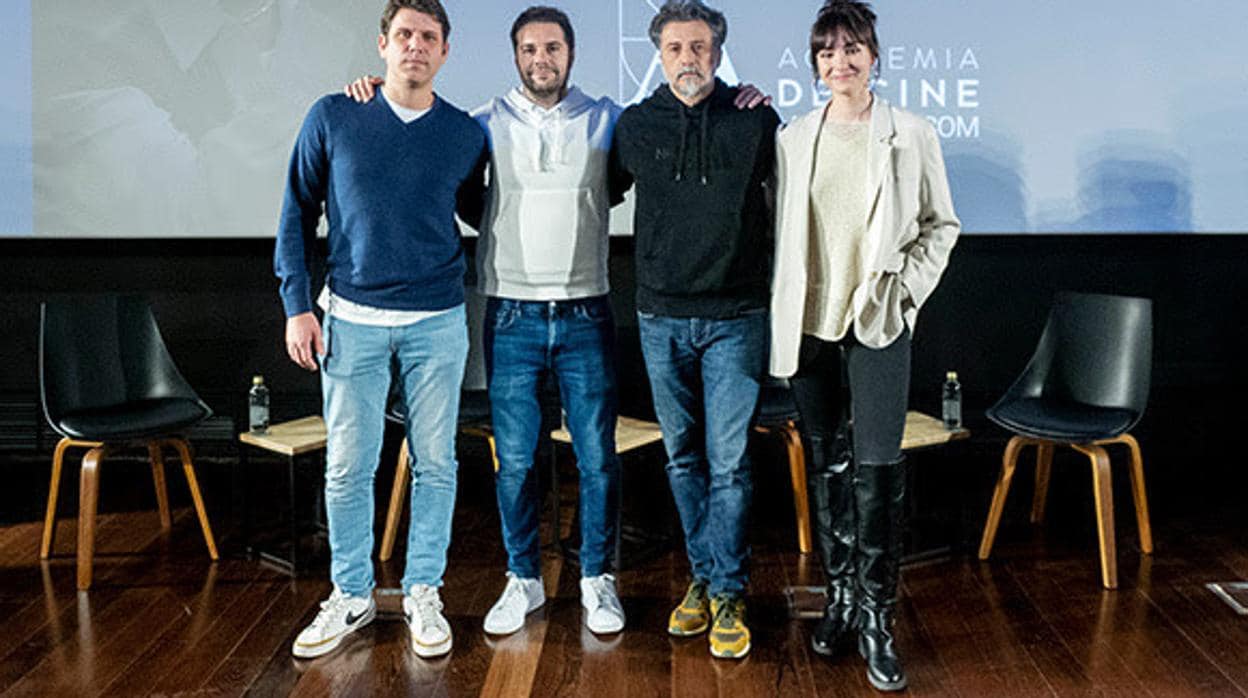 Álvaro Carmona (El tratamiento), Jose Pozo (Plastic Killer), Bea de Silva (Tula) y Santiago Requejo (Votamos), directores de los cuatro cortometrajes de ficción españoles que figuran en la lista de preseleccionados de la 95 edición de los Premios Oscar