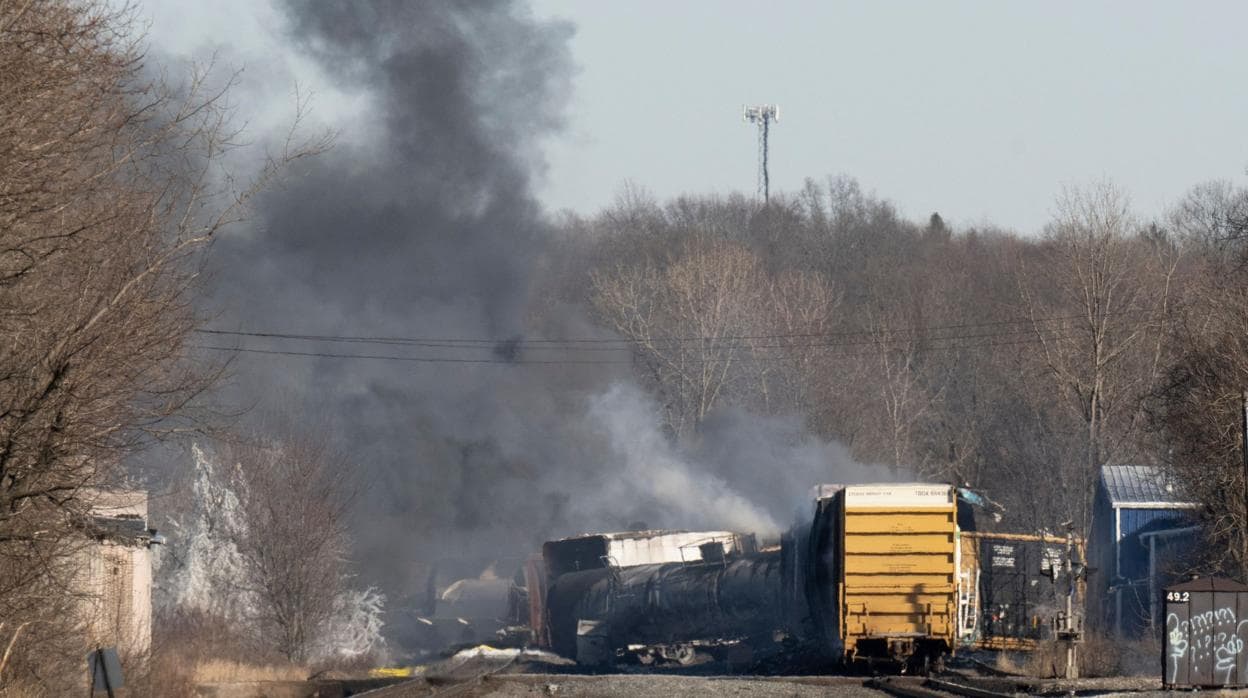 Explosión del tren con sustancias químicas en Ohio, Estados Unidos
