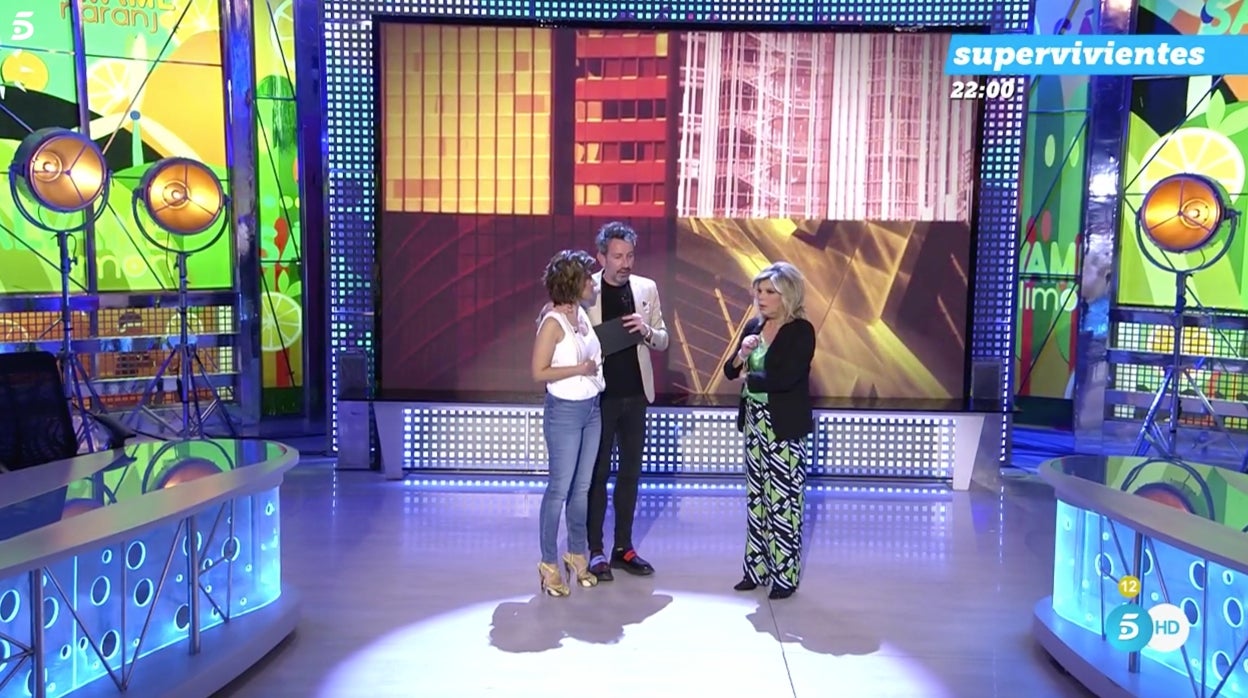 David Valldeperas ha aparecido al inicio de 'Sálvame' para darle una noticia a Terelu.