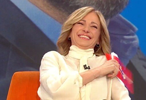 Susanna Griso se ríe en 'Espejo Público'.