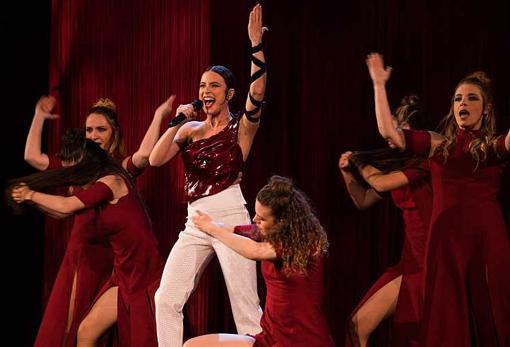 Blanca Paloma, con sus palmeras y bailarinas