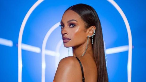 Quién es Alesha Dixon, la presentadora de Eurovisión 2023 que saltó a la fama cantando en una banda