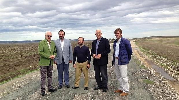 Representantes del PP en la carretera